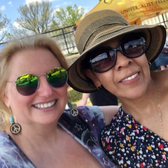 Meet your Posher, Kim - Picture 3 of 3